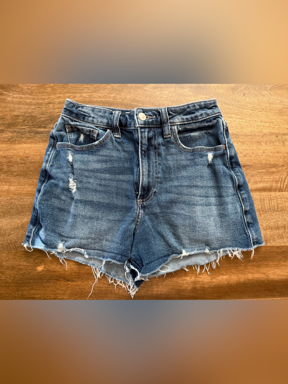 Hollister Curvy Ultra High-Rise Mom Denim Shorts W25 Size 1 Distressed